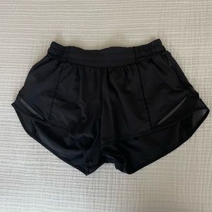 Lululemon Hotty Hot Shorts 2.5